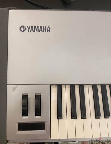 YAMAHA 2003 MOTIF ES8 Piano 2