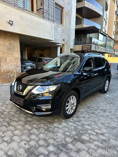 Nissan X-trail AWD 2019 black on black (company source) 1