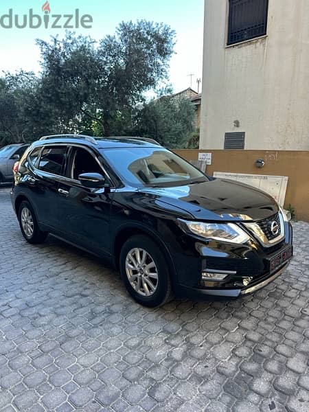 Nissan X-trail AWD 2019 black on black (company source) 2