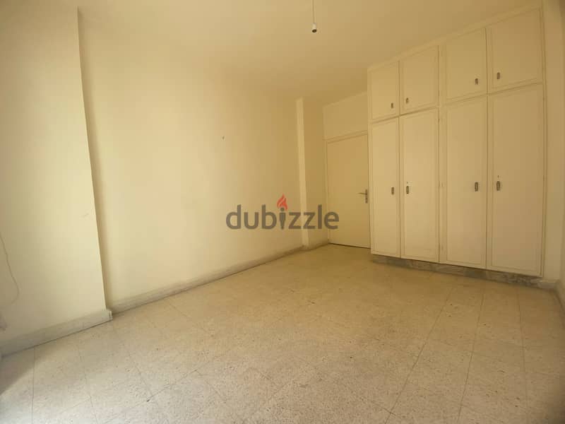 150SQM Apartment For Sale In Mar Elias شقة للبيع في مار الياس#HG933161 7