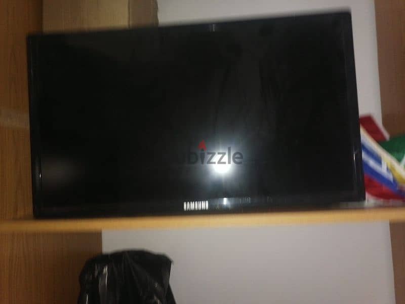 TV Samsung 32inch with wall stand 1