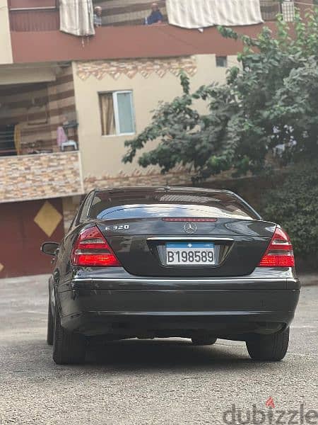 Mercedes-Benz E-Class 2003 1