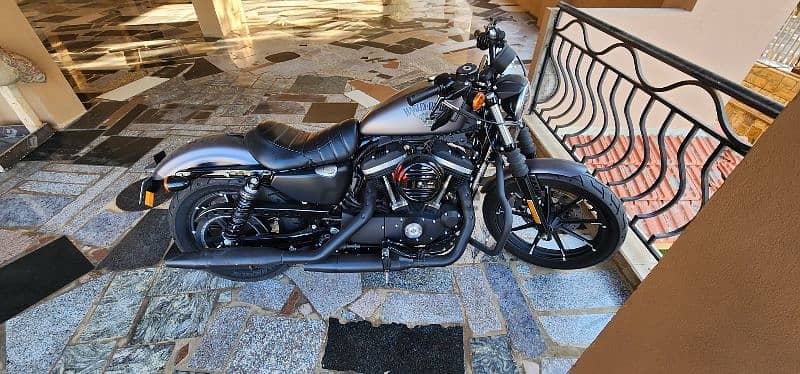 Iron 883 Harley Davidson 4