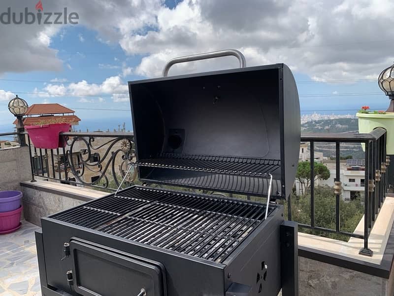 Charbroil Barbecue Grill 1