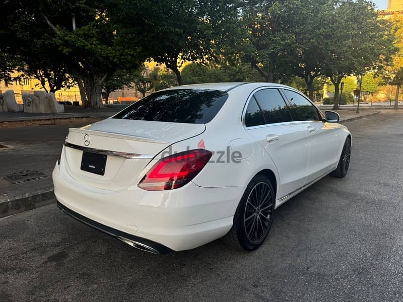 Mercedes-Benz C-Class 2019 12