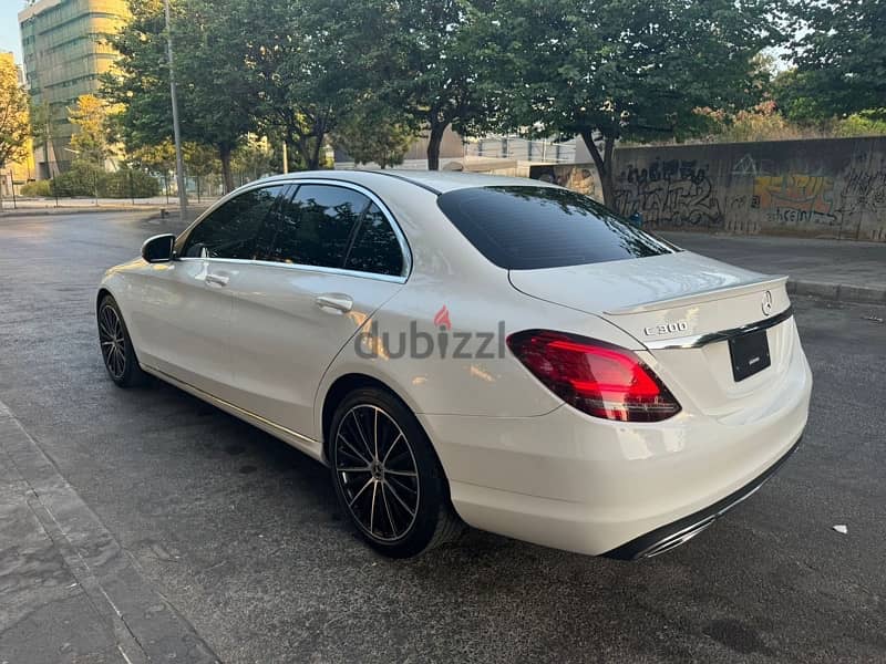 Mercedes-Benz C-Class 2019 13