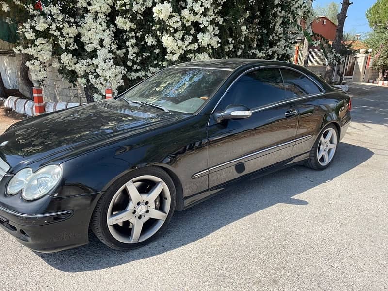 Mercedes-Benz CLK-Class 2005 1