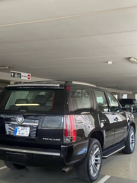 Cadillac Escalade 2012 1 owner 4