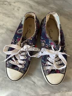 flowery converse 0