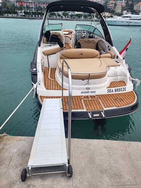 Monterey 298 SS, 2008, 9.7 Meters, 2 Engines 400 Hours, 2