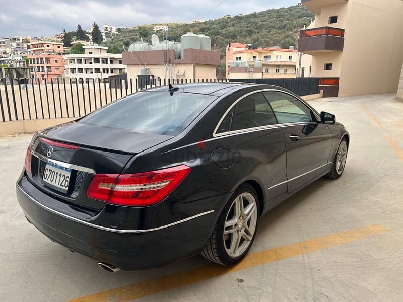 Mercedes-Benz E-Class 2011 1