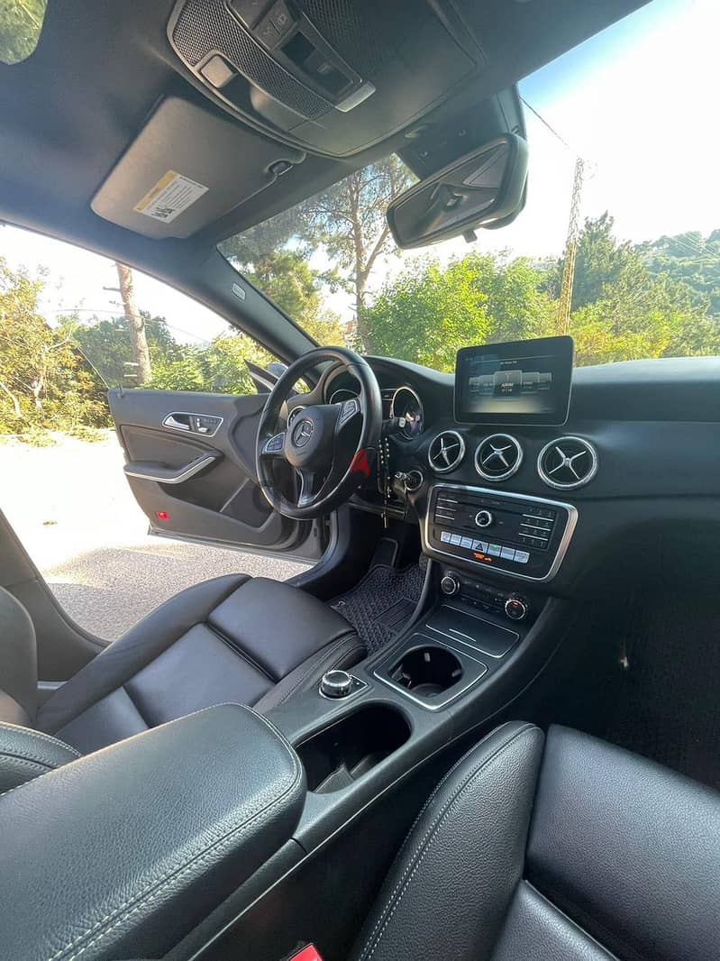 Mercedes Benz CLA Class 2018 4