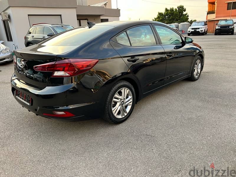 Hyundai Elantra 2019 6