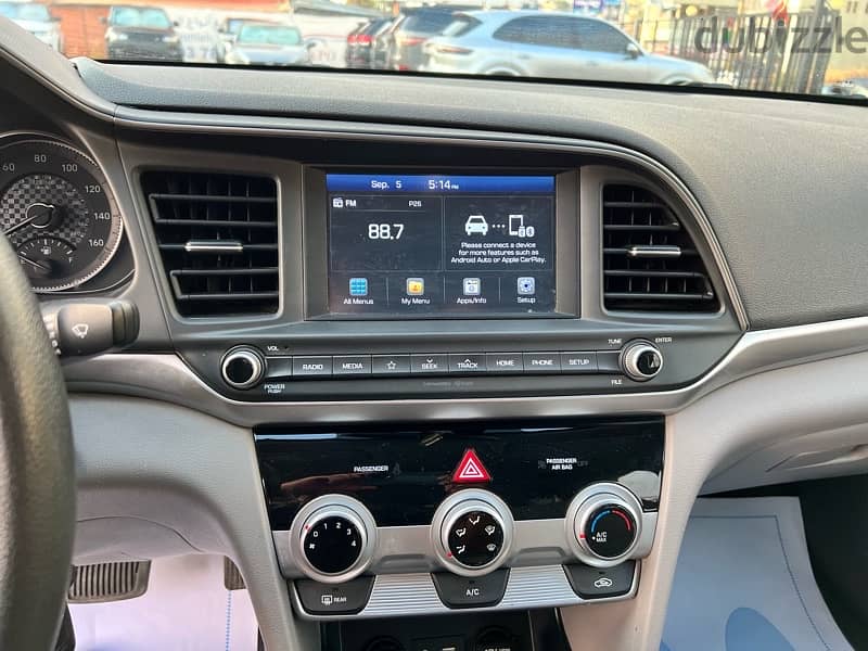 Hyundai Elantra 2019 15