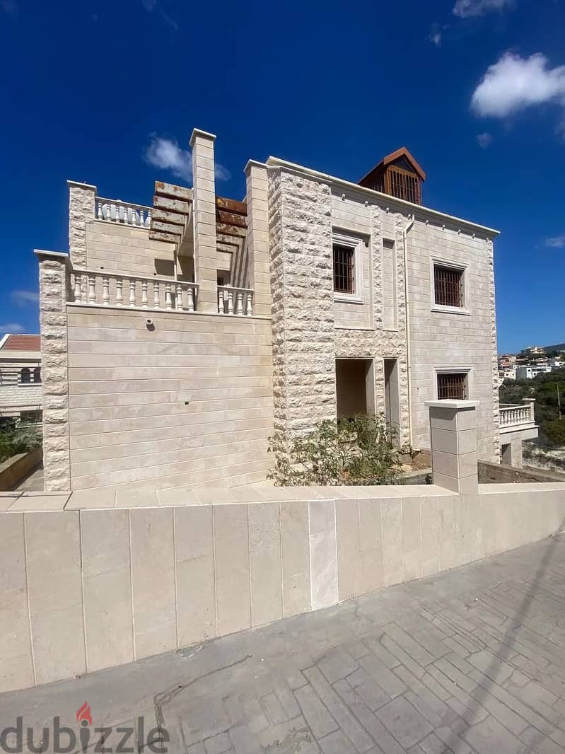 Unique Villa for sale in Chekka Astonishing Sea View/فيلا للبيع في شكا 3