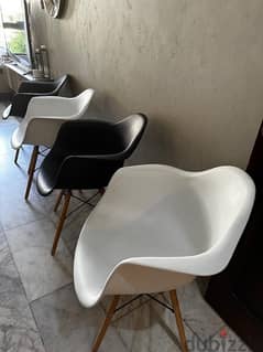 6 dining chairs like new . 240$ 0