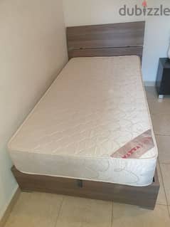 New singe bed with mattress 0