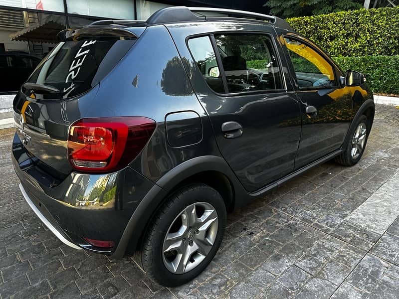 Renault Sandero Stepway 2018 4