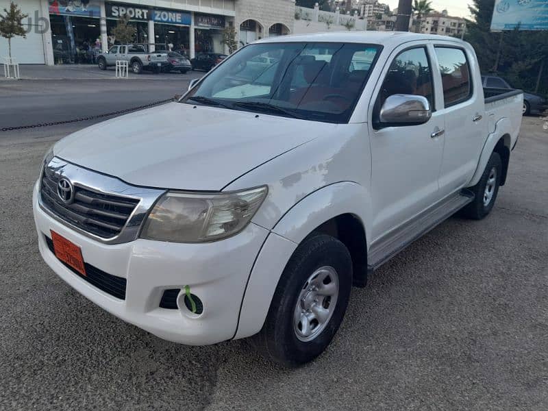 Toyota Hilux 2015 V4 2.7 4X4 MANUAL FULL 1