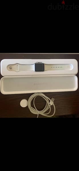 apple watch sport like new with box and charge only 40$ 1