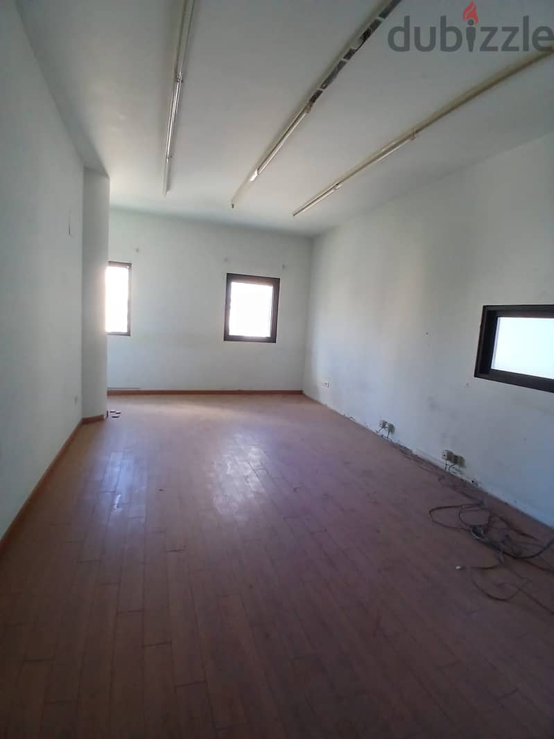 Office for rent in Mar Mikhael مكتب للأجار في مار مخايل 0