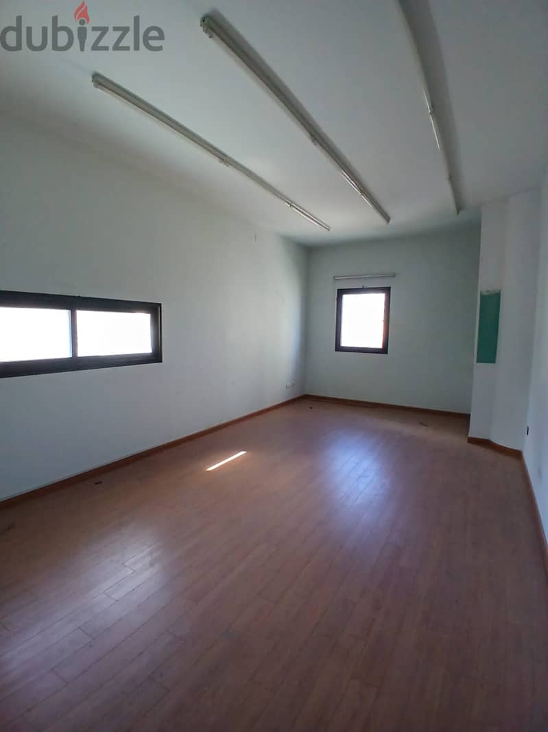 Office for rent in Mar Mikhael مكتب للأجار في مار مخايل 1