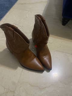 Teksas Mini Boots Turkish Brand size 40 fits 39 Comfortably New Cond.