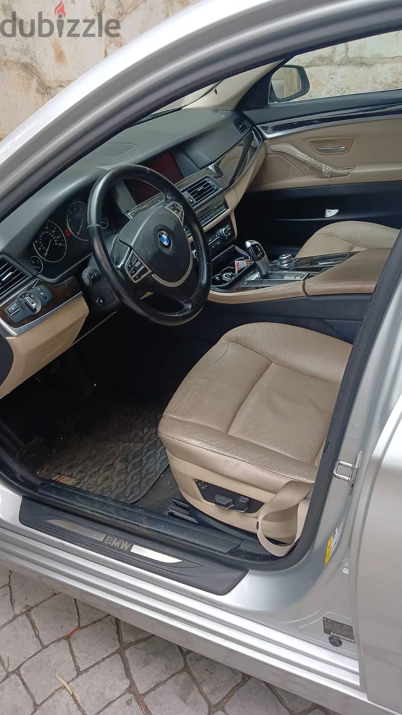 BMW 5-Series 2011 1