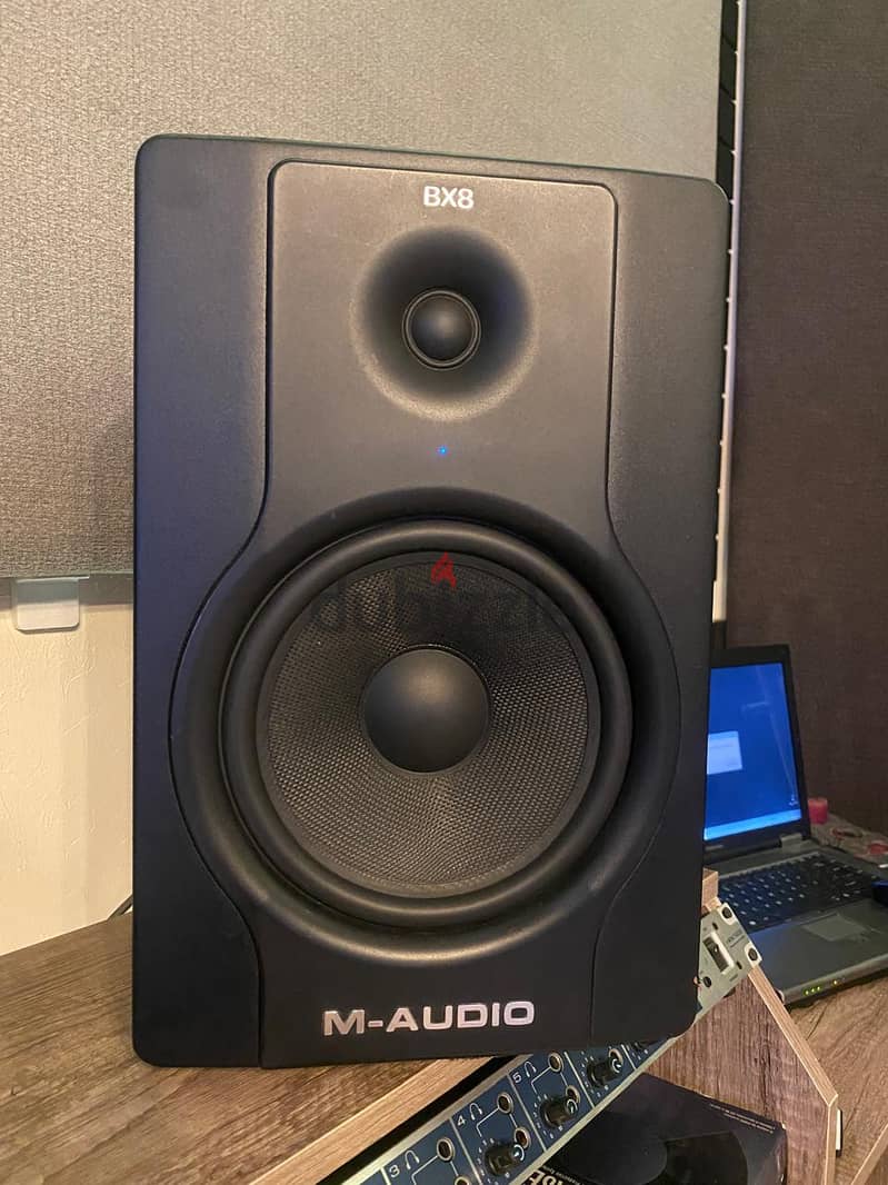 M-Audio BX8 D2 2