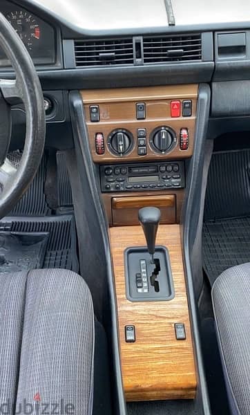 Mercedes E300 1988 4