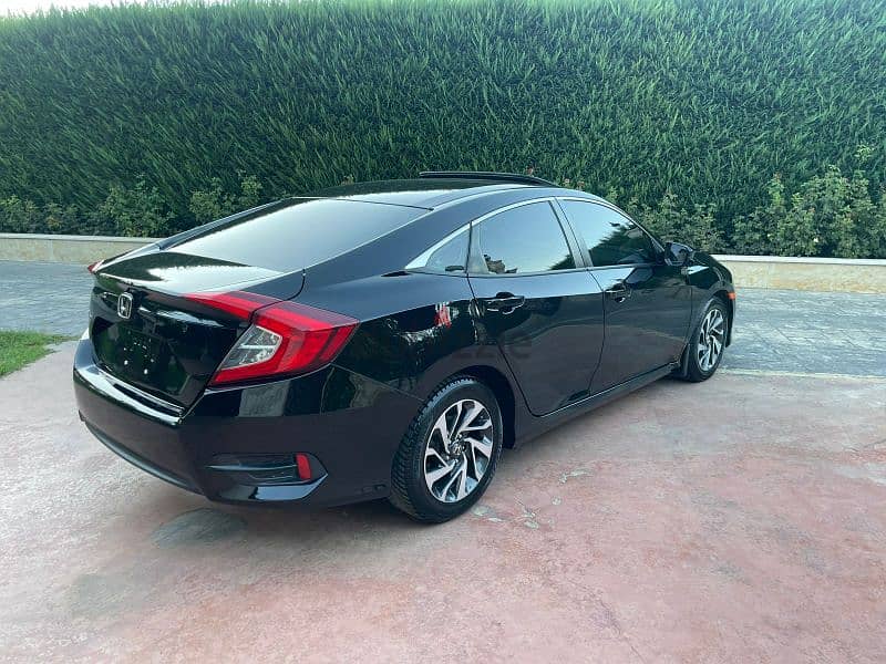 Honda Civic Sedan 2018 meshi 60,000 miles one owner jdidi top nadafe 2