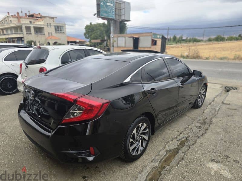 Honda Civic Sedan 2018 meshi 60,000 miles one owner jdidi top nadafe 14