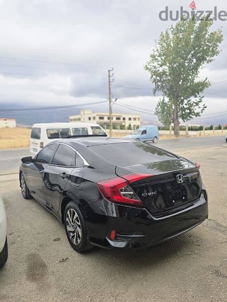 Honda Civic Sedan 2018 meshi 60,000 miles one owner jdidi top nadafe 16