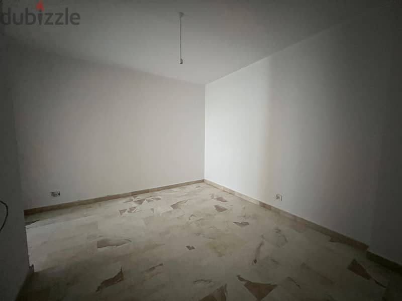 L11252-Deluxe Apartment for Rent in Adma with Garden 2