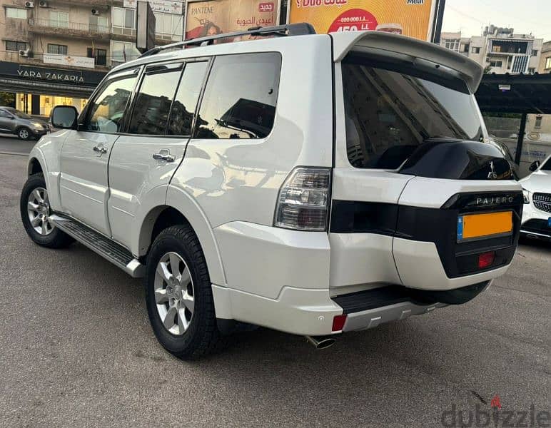 Mitsubishi Pajero 2016 1