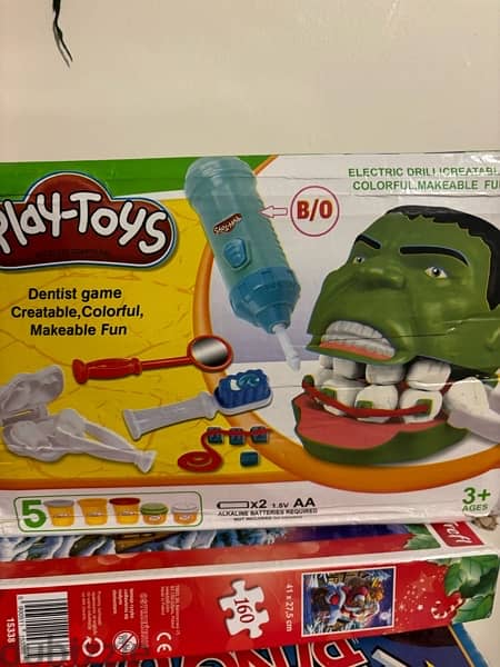 العاب toys  متنوعة بداعي السفر بسعر مغري مع رفوف 6