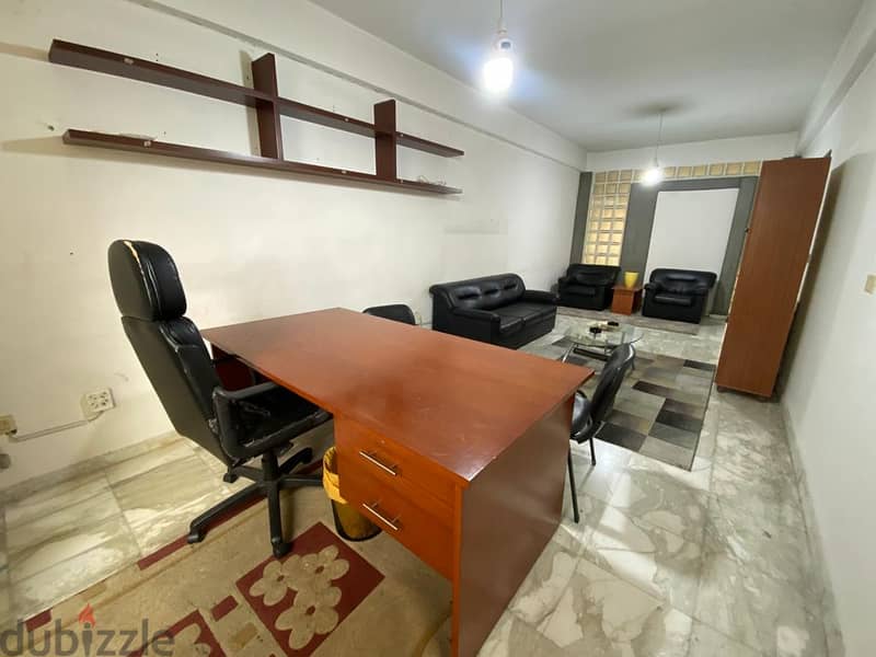 Furnished office for rent in rabieh مكتب مفروش للإيجار في الرابية 3