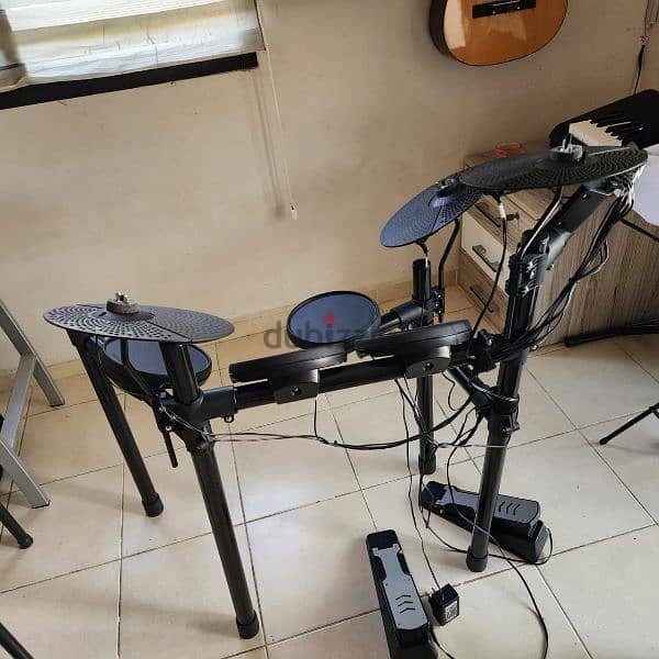 Yamaha DTX402k Electric Drums 1