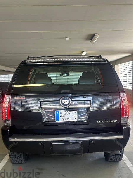 Cadillac Escalade 2012 1