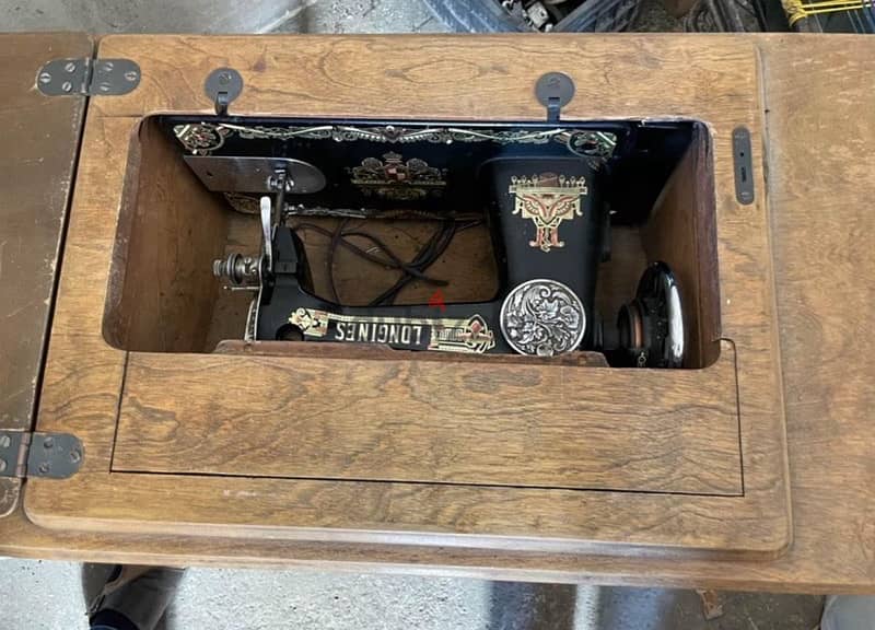 Antuque Sewing Machine 2