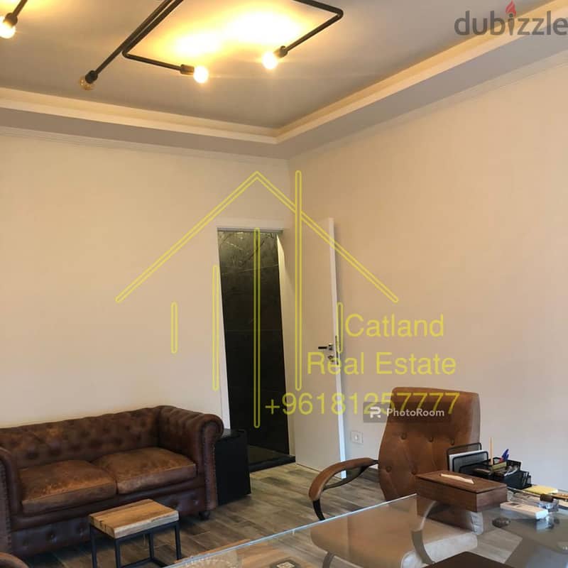 Furnished Office for sale in Sioufi مكتب كامل التجهيزات في السيوفي 5