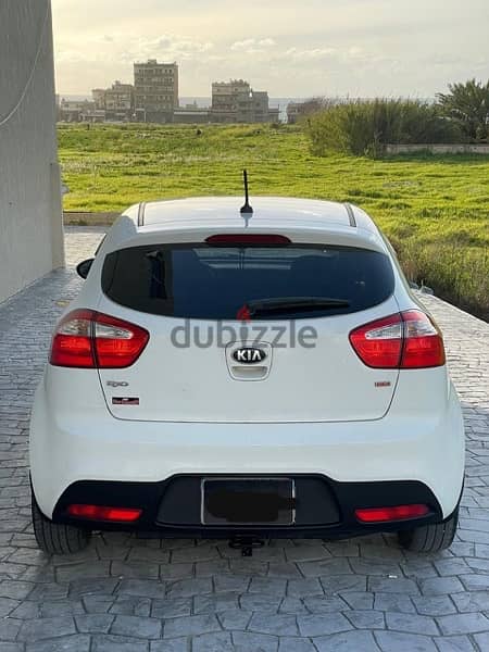 Kia Rio 2015 3