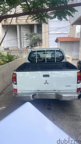 Mitsubishi L200 2012 1