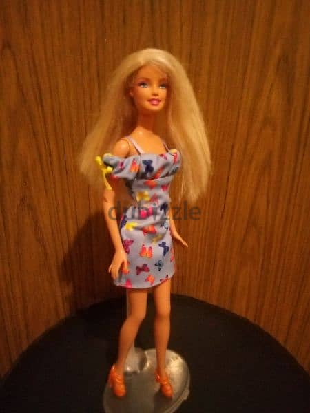 Barbie Mattel dressed As new doll has straight hair bend legs+Shoes=18 2