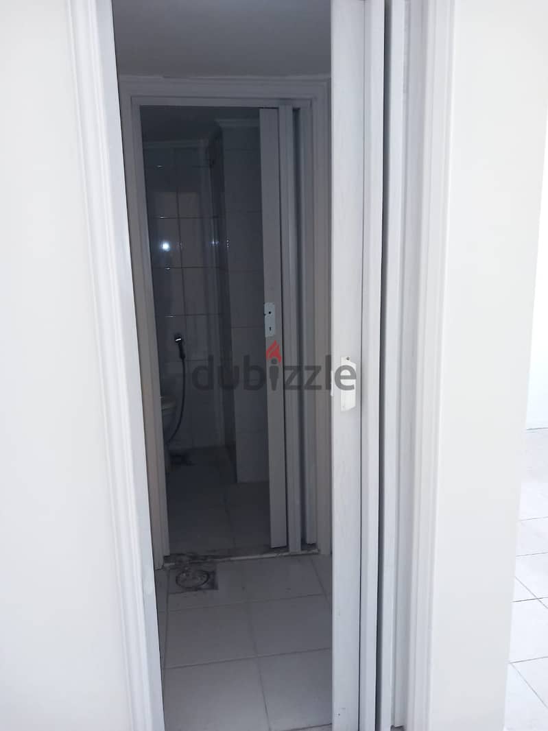 Office for rent in mazraa مكتب للإيجار بالمزرعة 3