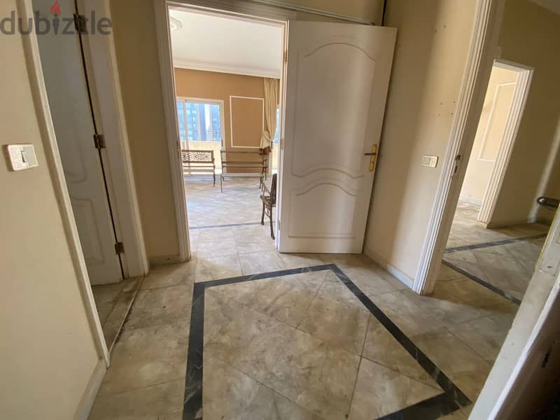 Apartment For Sale In Rawche شقة للبيع في الروشة 4