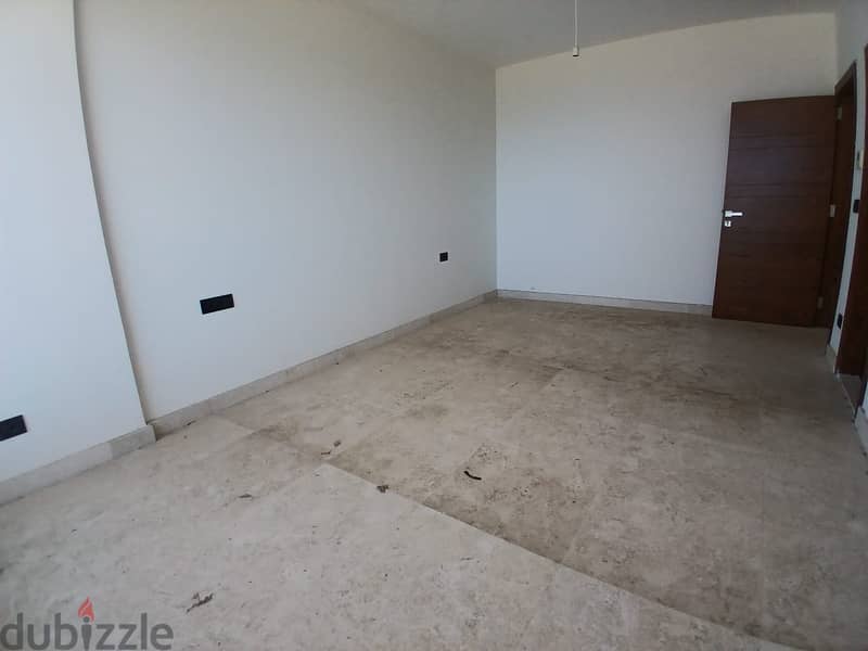 Apartment For sale In Rawche شقة للبيع في الروشة 9