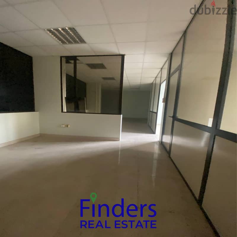 Warehouse For Rent in Mansourieh!    مستودع للإيجار في المنصورية 2