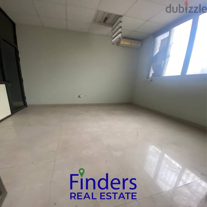 Warehouse For Rent in Mansourieh!    مستودع للإيجار في المنصورية 3