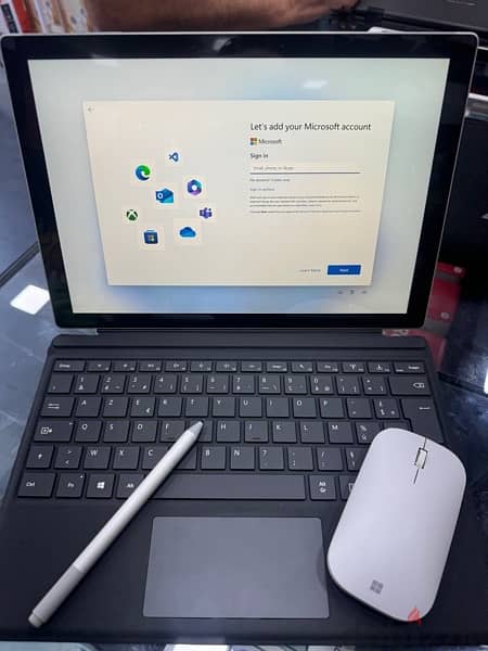 Surface 7 pro used like new 256gb 8gram azerty 2